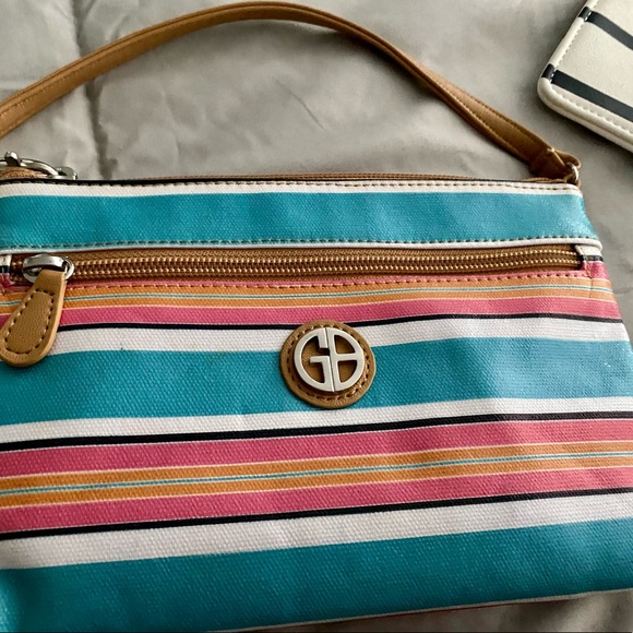 Giani Bernini Pouch & Wallet - Picture 3 of 6